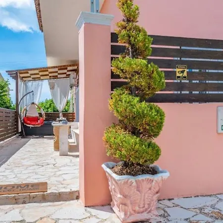 Olive Grove Deluxe Ferienhaus Agnítsini