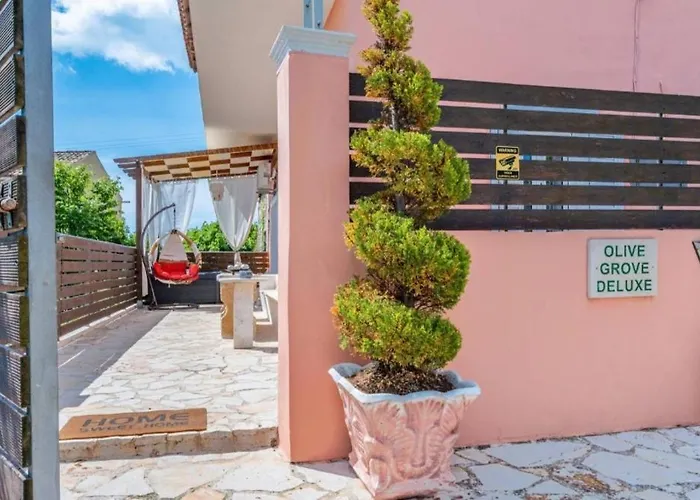 Olive Grove Deluxe Ferienhaus Agnítsini