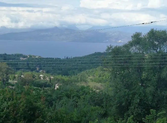 Olive Grove Deluxe Ferienhaus Agnítsini