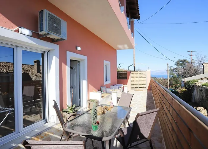Feriehus Olive Grove Deluxe Agnítsini